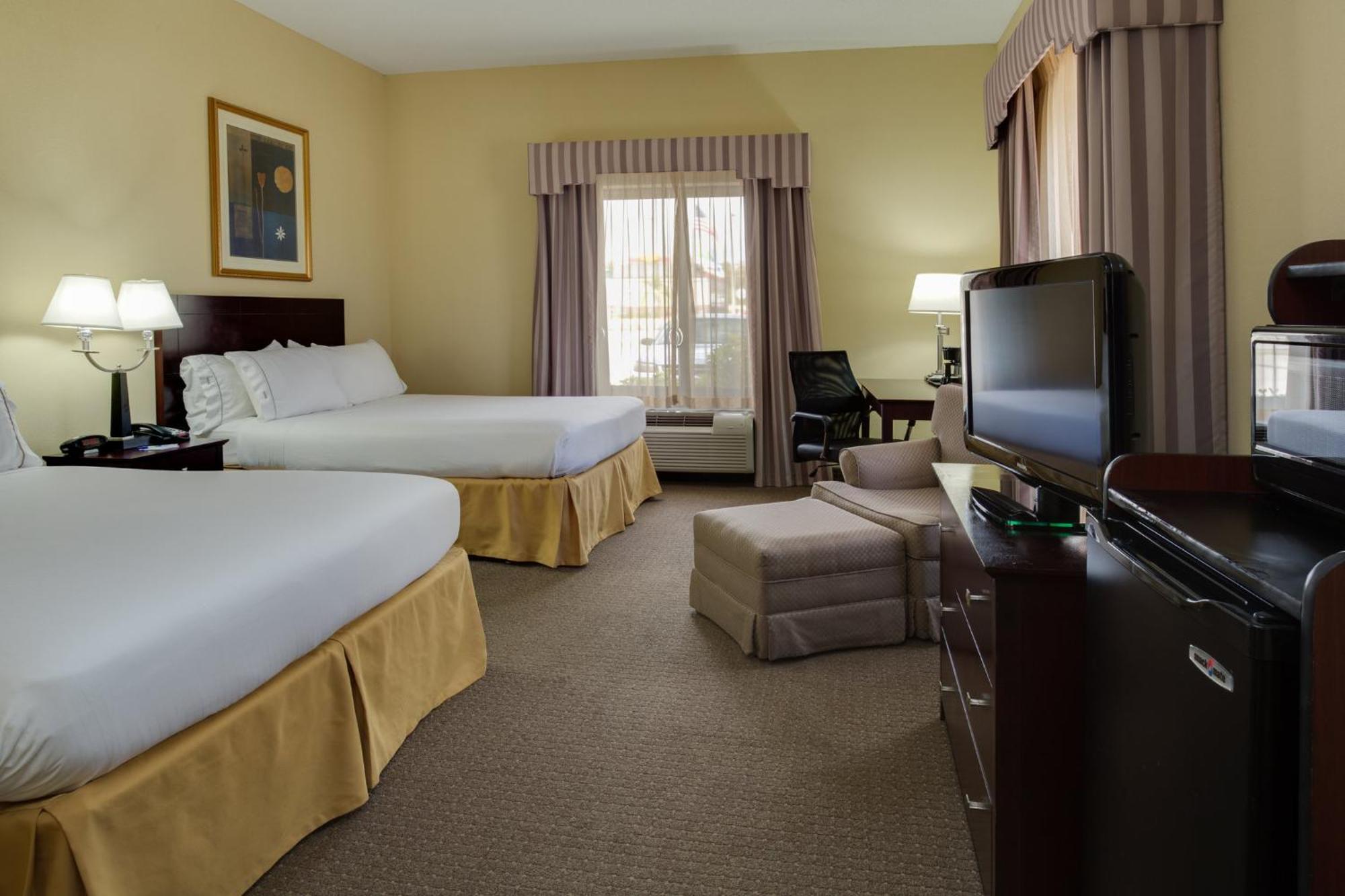 Holiday Inn Express & Suites Sebring By Ihg Buitenkant foto