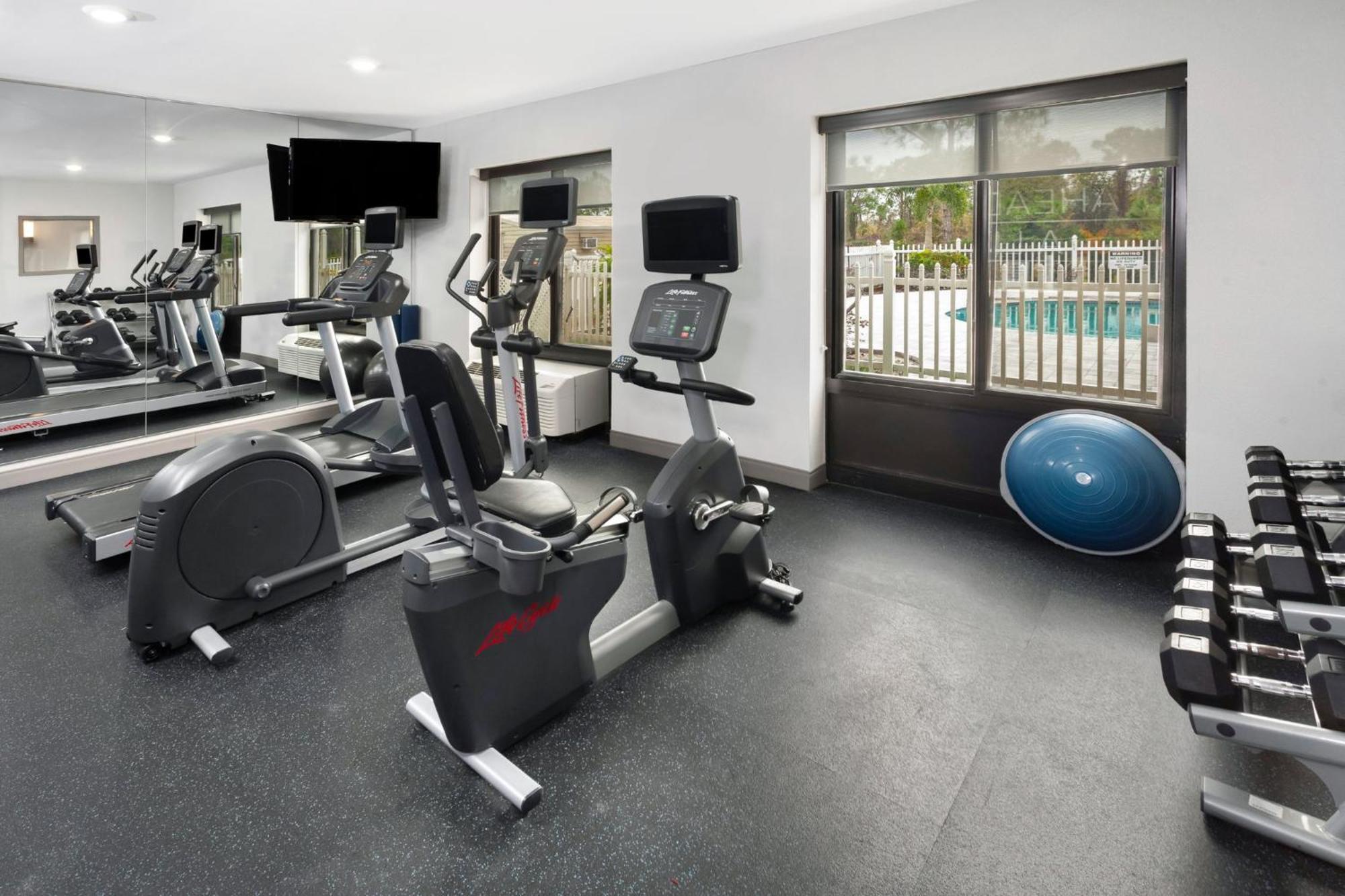 Holiday Inn Express & Suites Sebring By Ihg Buitenkant foto
