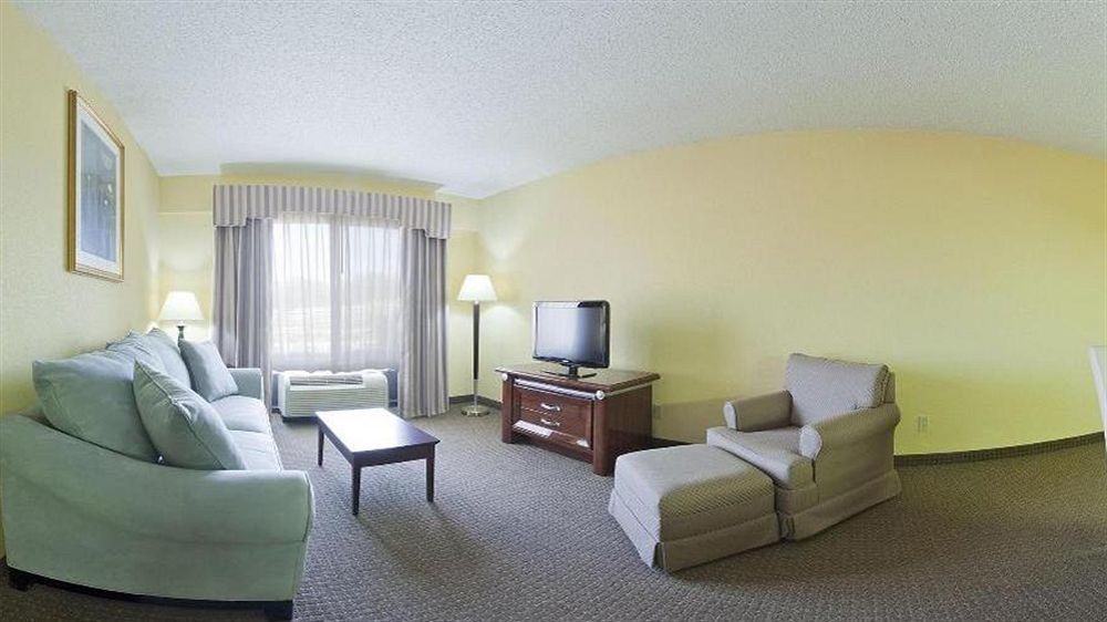Holiday Inn Express & Suites Sebring By Ihg Buitenkant foto