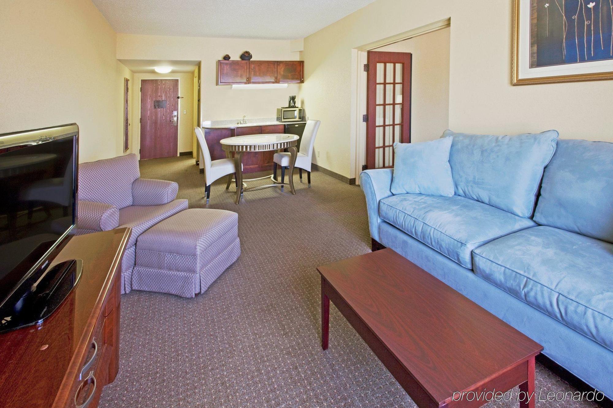 Holiday Inn Express & Suites Sebring By Ihg Buitenkant foto